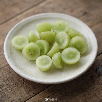 记美食·草莓·蒸饺·青提·贝果·菜饭团·咖喱牛肉