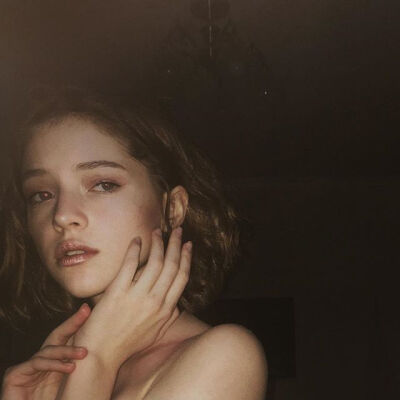 European+and+American+female+head+portrait

