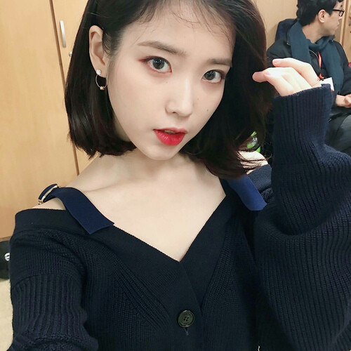 IU