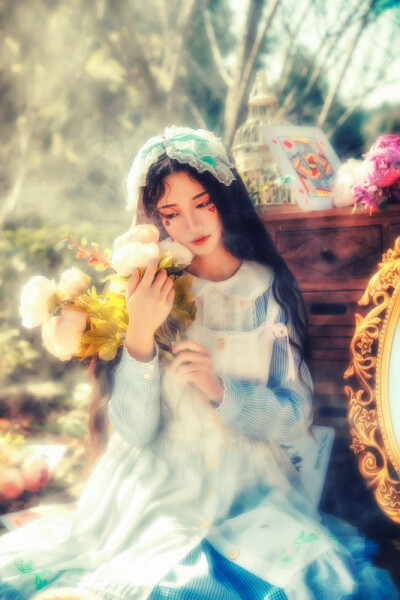 午后的爱丽丝
摄影师：阿猪灬
图片来源：poco.cn
侵删