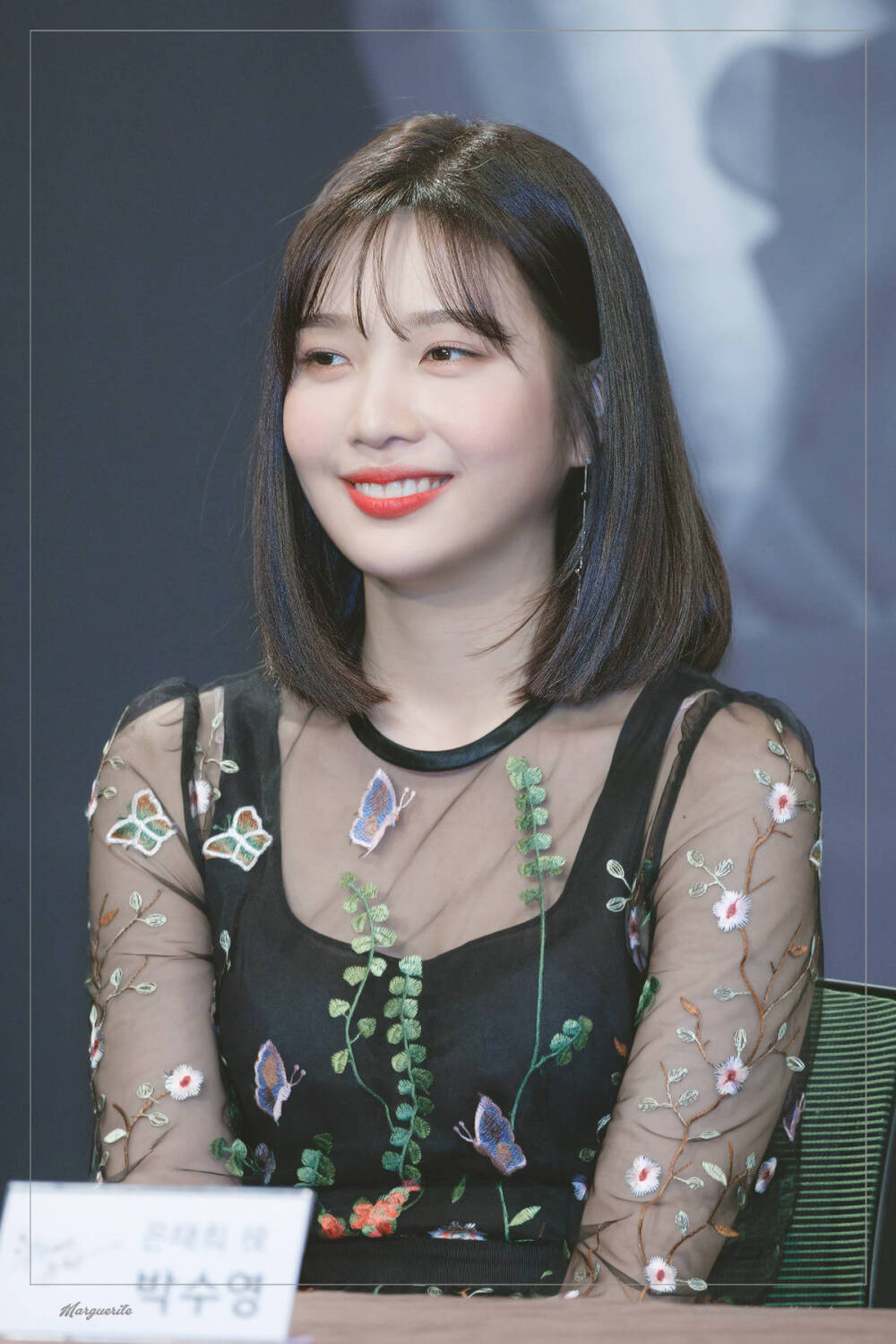 朴秀荣 Joy 朴秀英
Red velvet成员