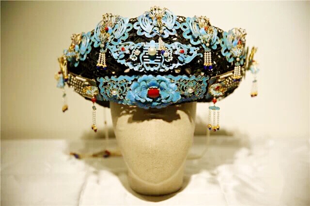 点翠凤冠点翠世家传承人左书侨