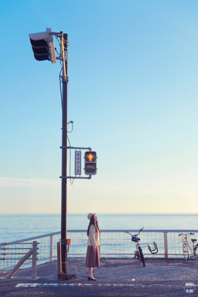 蔚蓝海岸
摄影：@摄影师蝈蝈小姐
模特：@小温暖想要个大太阳
约片，设计稿请加QQ：79248661,微信：guoshuowang