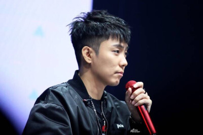 殷志源 180310 Private stage 1THE LAND cr.logo
原图️二改️二加水印️去logo ​​​