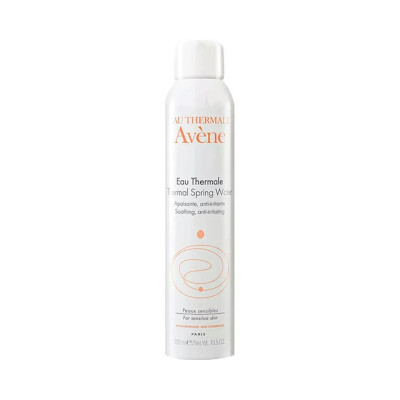 Avene/雅漾舒护活泉水雅漾喷雾300ml 白天晚上都要用，很滋润，我是敏感肌，没有什么不适应的，虽然没有什么红血丝消除的感觉，但补水保湿真的好，没有什么味道，300ml超级大，用了一阵子了，喷雾随时随地用也方便