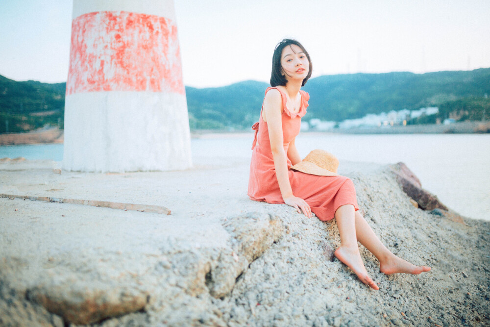 《去海边吧》
“趁着阳光正好，趁着微风不燥。”
摄影师：大小眼周
微信:zjj1120049972
图片来源：poco.cn（侵删）