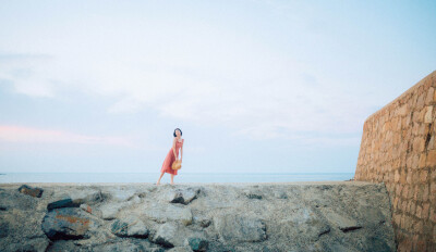 《去海边吧》
“趁着阳光正好，趁着微风不燥。”
摄影师：大小眼周
微信:zjj1120049972
图片来源：poco.cn（侵删）