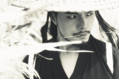 夜深沉，秋风冷
摄影师：疯子
图片来源：poco.cn（侵删）