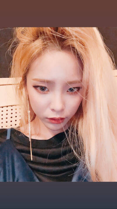 Heize 壁纸
近期ins更新自拍