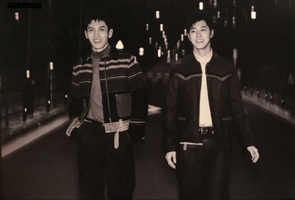 东方神起
TVXQ
Tohoshinki