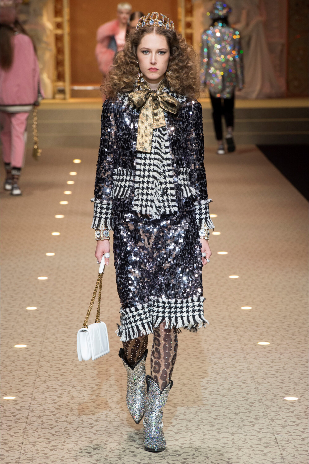 Dolce & Gabbana (杜嘉班纳)2018米兰时装周秋冬高级成衣发布秀