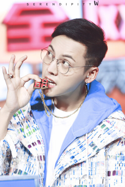 【陳偉霆 William Chan】180314 HBDC 熱血街舞團(tuán) 發(fā)布會(huì) 1473 x 2210 px (圖源: 微博@SERENDIPITY_W陳偉霆圖博 weibo.com/6100222484/G7lWyzj03) 