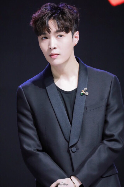 EXO 张艺兴 LAY
cr logo 