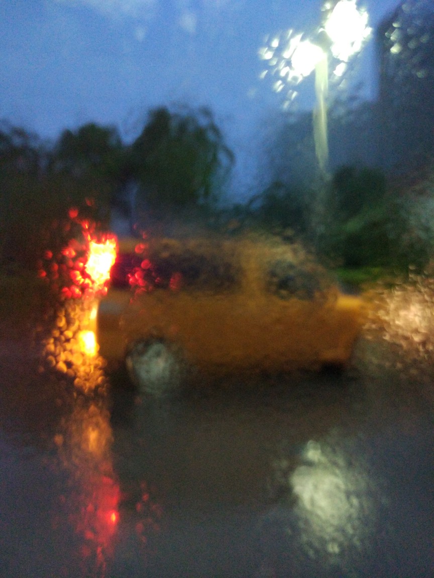 雨夜的光。