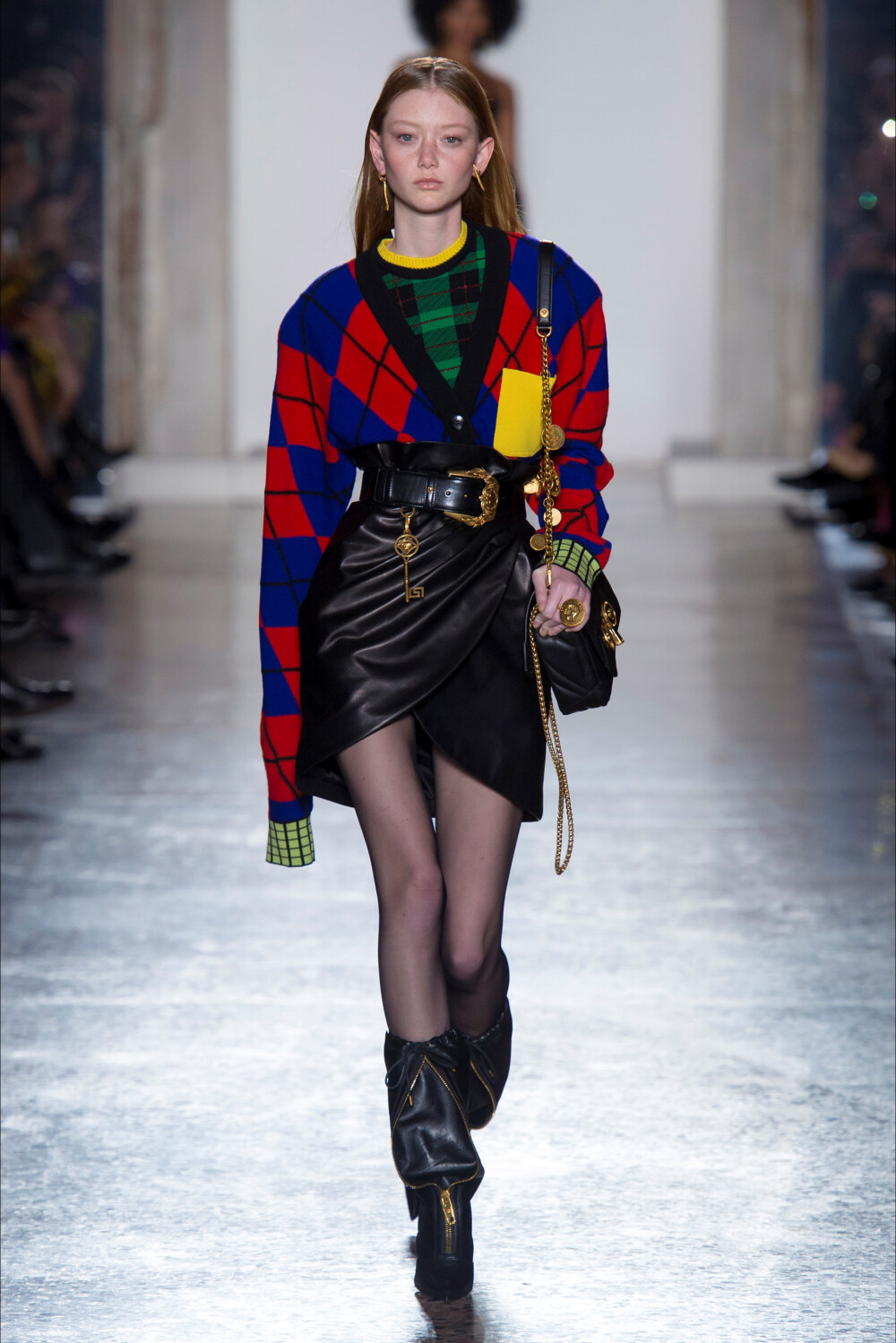 versace范思哲2018米兰时装周秋冬高级成衣发布秀