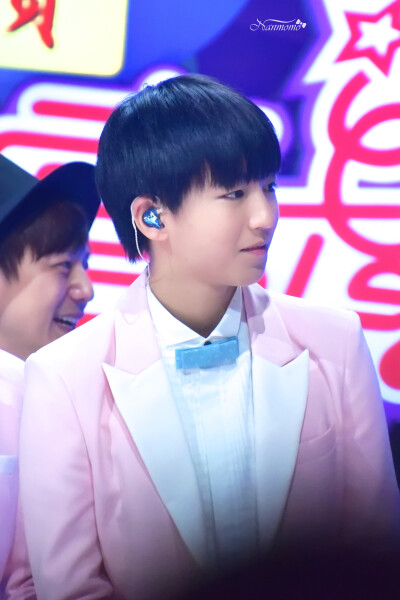 #王俊凯#+#TFBOYS王俊凯#+#TFBOYS#+cr+小领结Nanmomo