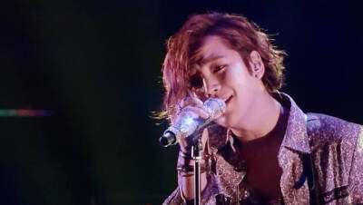 张根硕
장근석，Jang Keun Suk（Jang Geun Suk）
张根锡 天枰座
1987年9月26日出生于韩国首尔，韩国男演员、歌手、主持人。汉阳大学硕博连读、汉阳大学慈善教授。