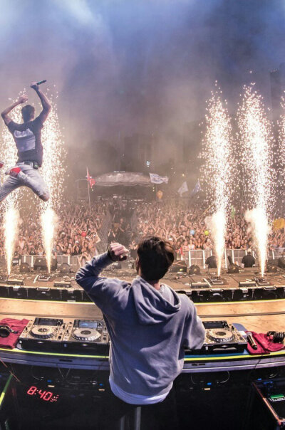 The Chainsmokers