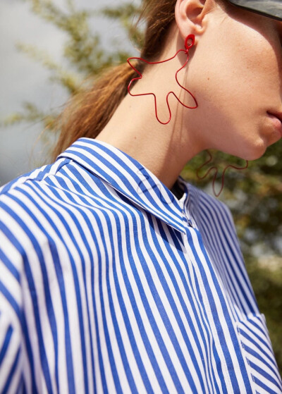 Metal pendant earrings