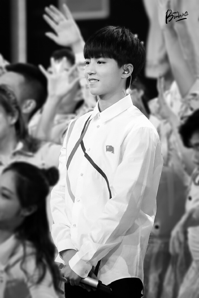 #王俊凯#+#TFBOYS王俊凯#+#TFBOYS#+cr+BLOWBUBBLES王俊凯个站