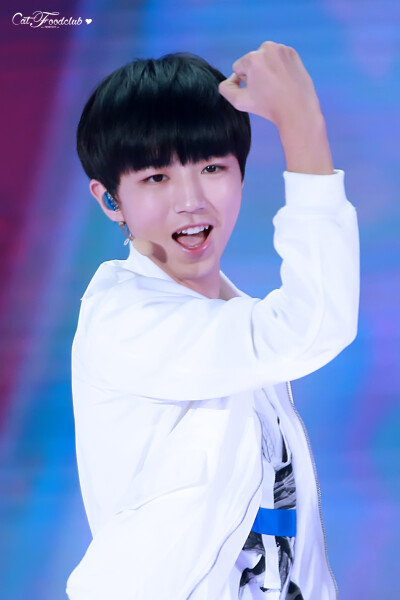 #王俊凯#+#TFBOYS王俊凯#+#TFBOYS#+cr+CatFoodClub王俊凯的猫粮社