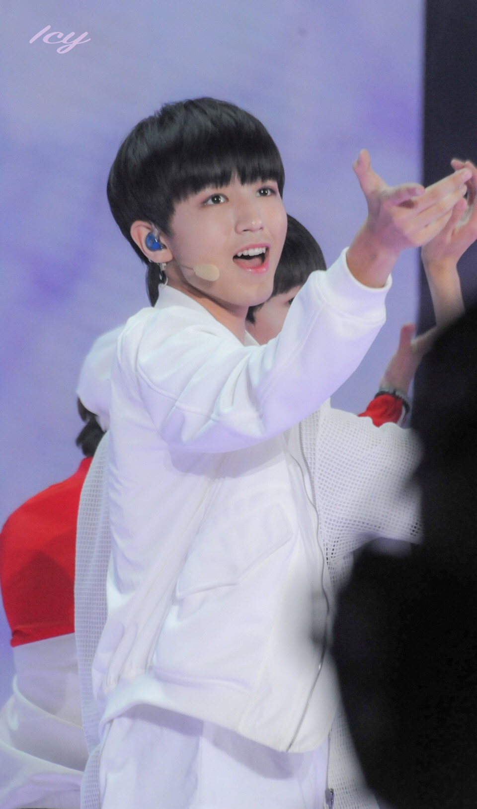 #王俊凯#+#TFBOYS王俊凯#+#TFBOYS#+cr+凯大人吃冰了吗ovo