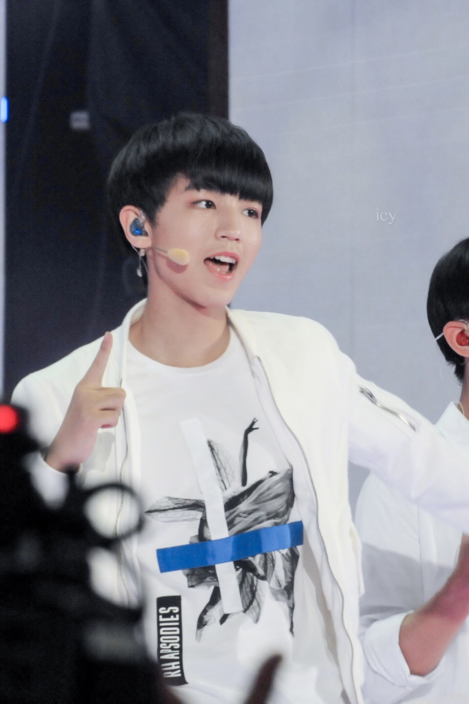 #王俊凯#+#TFBOYS王俊凯#+#TFBOYS#+cr+凯大人吃冰了吗ovo