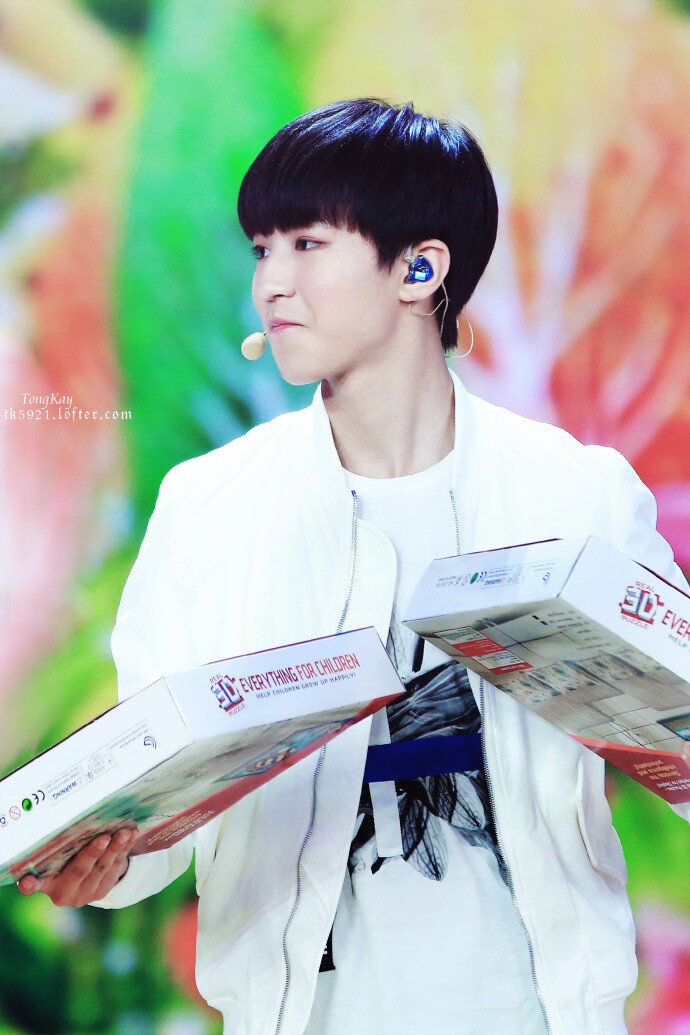 #王俊凯#+#TFBOYS王俊凯#+#TFBOYS#+cr+桐TongKay