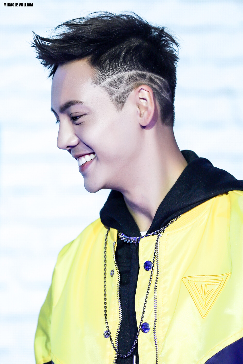 【陈伟霆 William Chan】180318 Maybelline美宝莲FIT me粉底液 新品上市发布会 1444 x 2166 px (图源: 微博@奇迹威廉MiracleWilliam weibo.com/6343974783/G8080gFUJ)