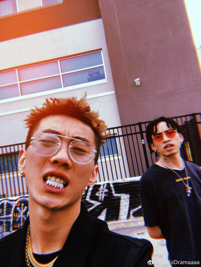 海尔兄弟 Higher Brothers 