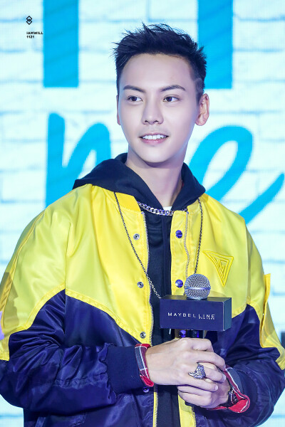 【陈伟霆 William Chan】180318 Maybelline美宝莲FIT me粉底液 新品上市发布会 1200 x 1800 px (图源: 微博@IAMWILL-1121陈伟霆图博 weibo.com/3128438331/G85nTmpIt)