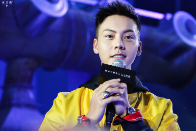 【陈伟霆 William Chan】180318 Maybelline美宝莲FIT me粉底液 新品上市发布会 3000 x 2000 px (图源: 微博@北正路2號 weibo.com/6367740269/G84D4sMIQ)