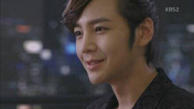 永远的偶像
张根硕，장근석，Jang Keun Suk（Jang Geun Suk）
张根锡 天枰座
1987年9月26日出生于韩国首尔，韩国男演员、歌手、主持人。汉阳大学硕博连读、汉阳大学慈善教授。
