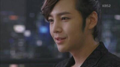 永远的偶像
张根硕，장근석，Jang Keun Suk（Jang Geun Suk）
张根锡 天枰座
1987年9月26日出生于韩国首尔，韩国男演员、歌手、主持人。汉阳大学硕博连读、汉阳大学慈善教授。
