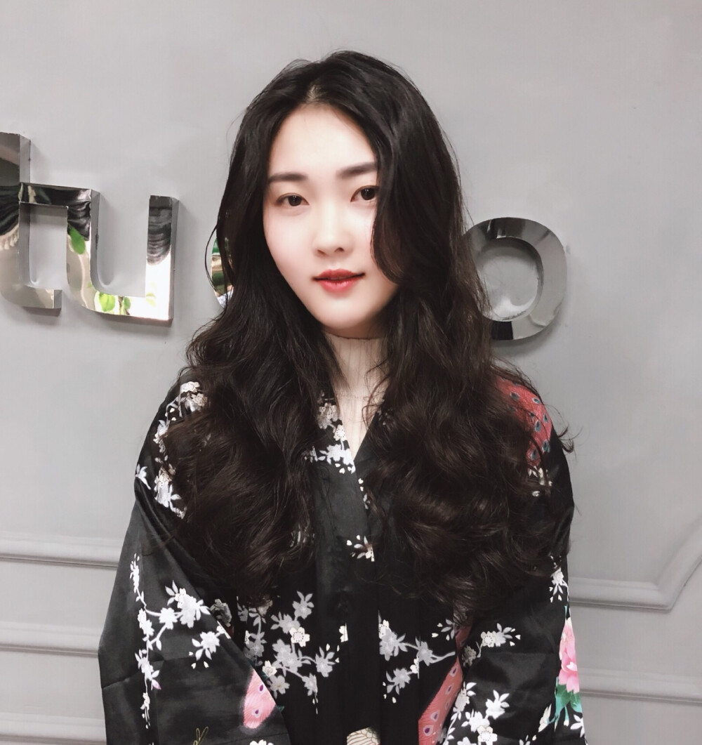 新浪微博V：资深洗剪吹舒大大