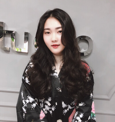 新浪微博V：资深洗剪吹舒大大