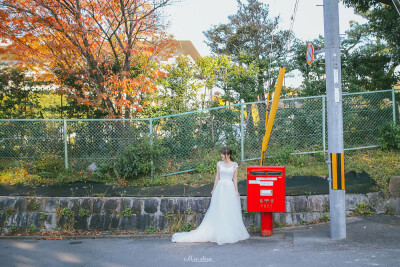 摄影：敏_elena
出镜：梅子
一直想去日本拍一组婚纱照，可惜没人找我拍，只好自己带着婚纱让同行的梅子帮忙当模特，少了新郎这个“道具“一个人的婚纱照也不错吧？：p