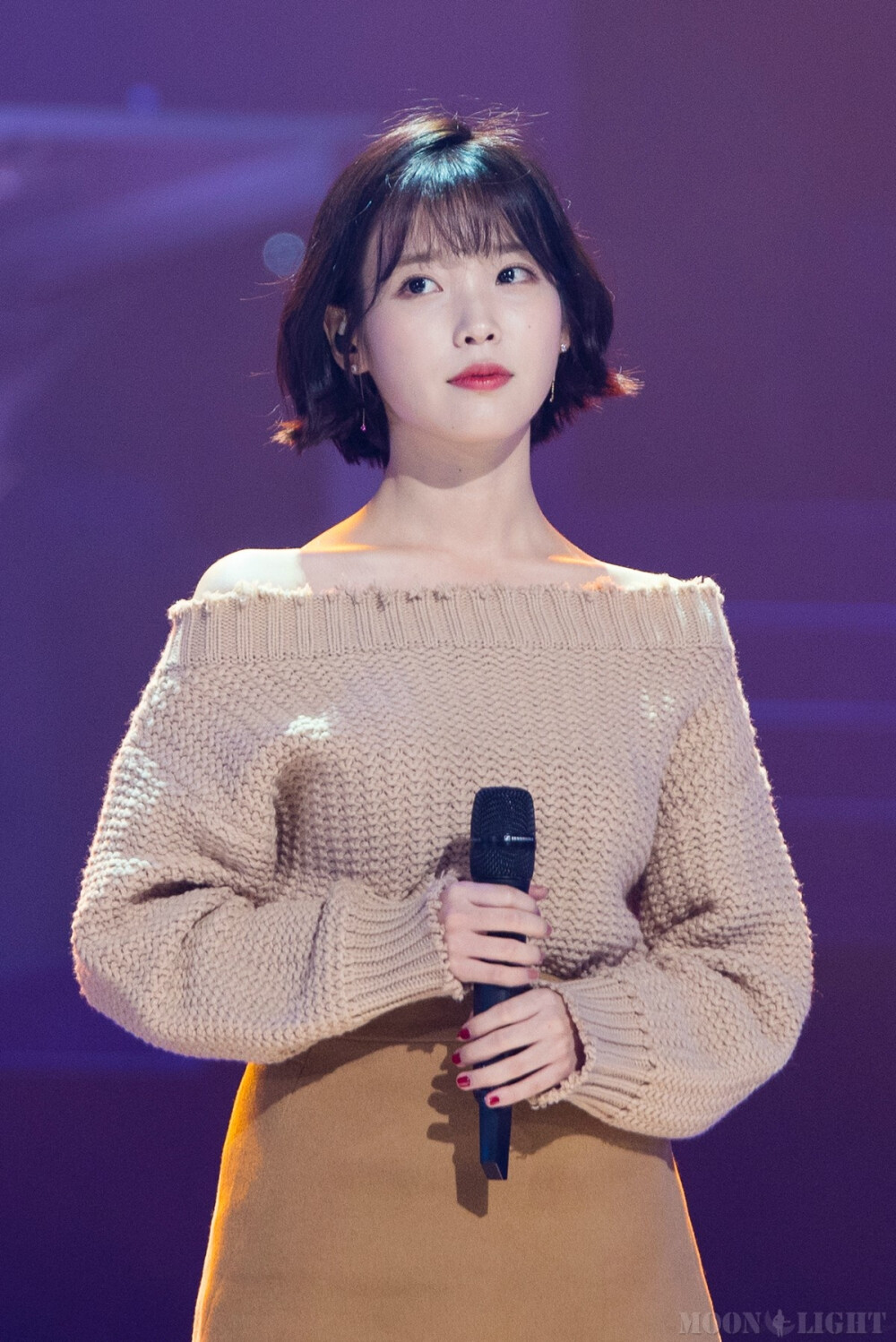 IU