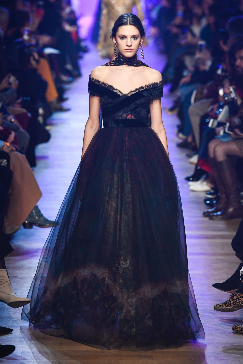 Elie Saab（艾莉·萨博）2018巴黎时装周秋冬高级成衣发布秀