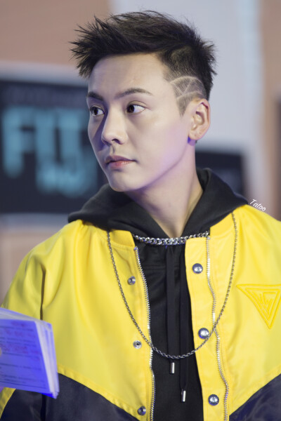 【陈伟霆 William Chan】180318 Maybelline美宝莲FIT me粉底液 新品上市发布会 2873 x 4309 px (图源: 微博@等等的纹身Tatoo weibo.com/6150341319/G8vAshuey) 