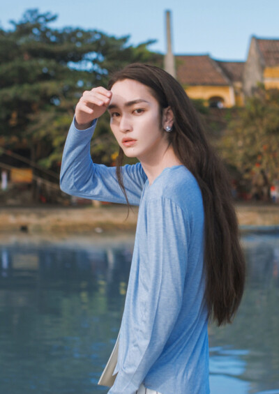 “人一旦动了真心，便是连神仙都救不了了”。 ​​​