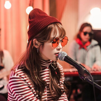 IU