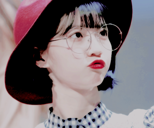 OhMyGirl:裴有彬。