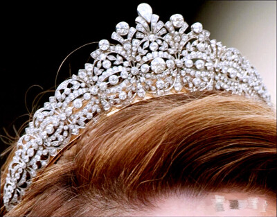希腊艾丽西亚公主18岁生日王冠