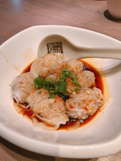 | Prawn Dumpling in Hot Chilli Vinaigrette | 紅油抄手 |