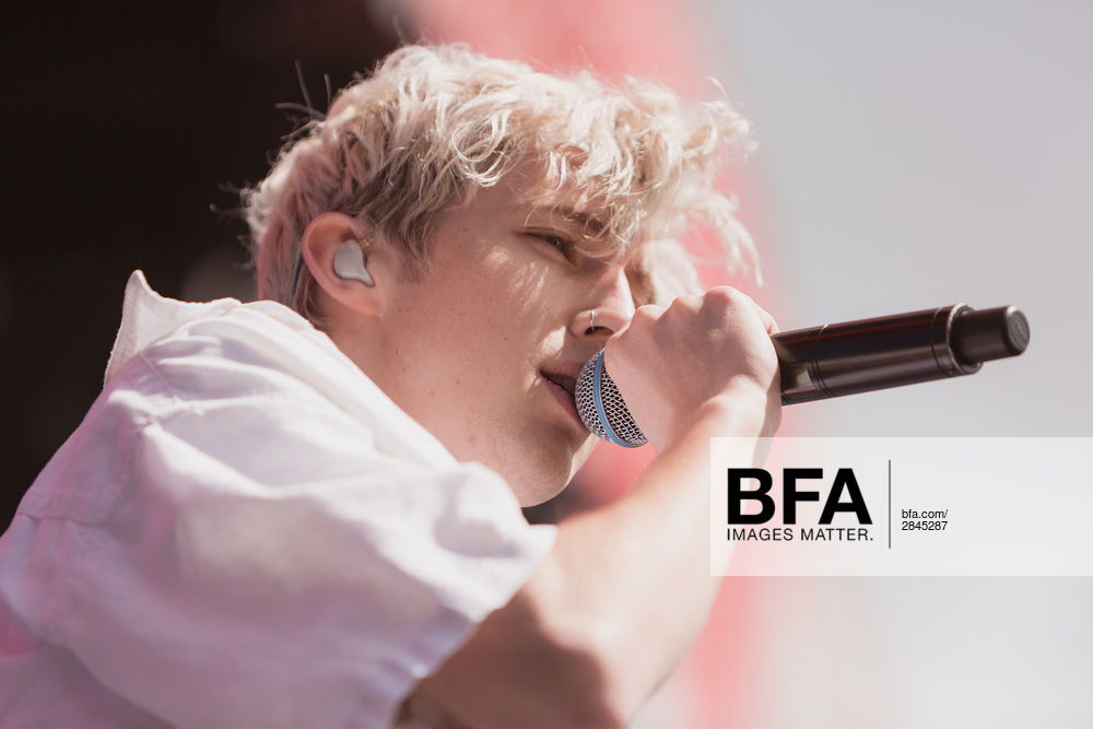 #TroyeSivan 戳爷
troye在Hunter for Target活动上演出的照片
via bfa ​（via @TroyeSivanDaily）