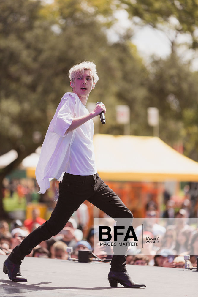 #TroyeSivan 戳爷
troye在Hunter for Target活动上演出的照片
via bfa ​（via @TroyeSivanDaily）