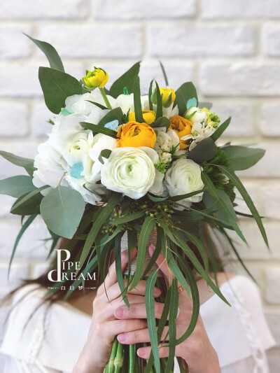 出山……
给闺蜜的姐姐做了个手捧花