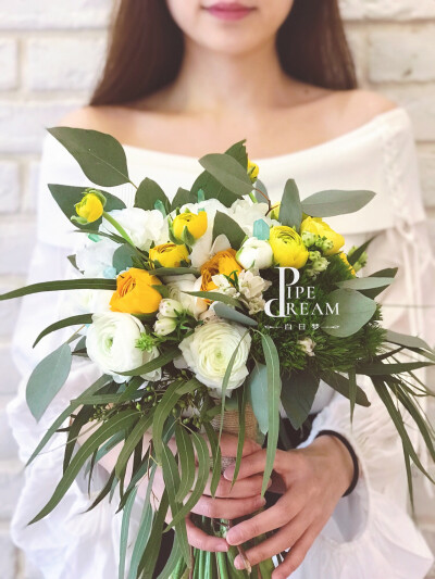 出山……
给闺蜜的姐姐做了个手捧花