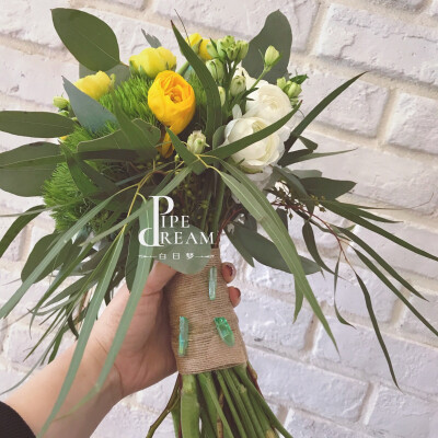 出山……
给闺蜜的姐姐做了个手捧花